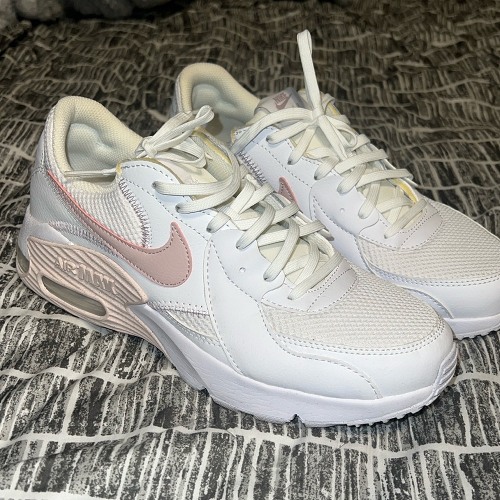 Nike Air Max white and light pink